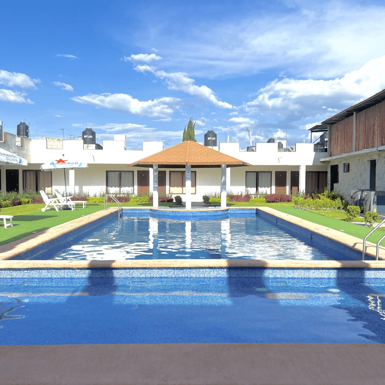 Piscina climatizada al aire libre