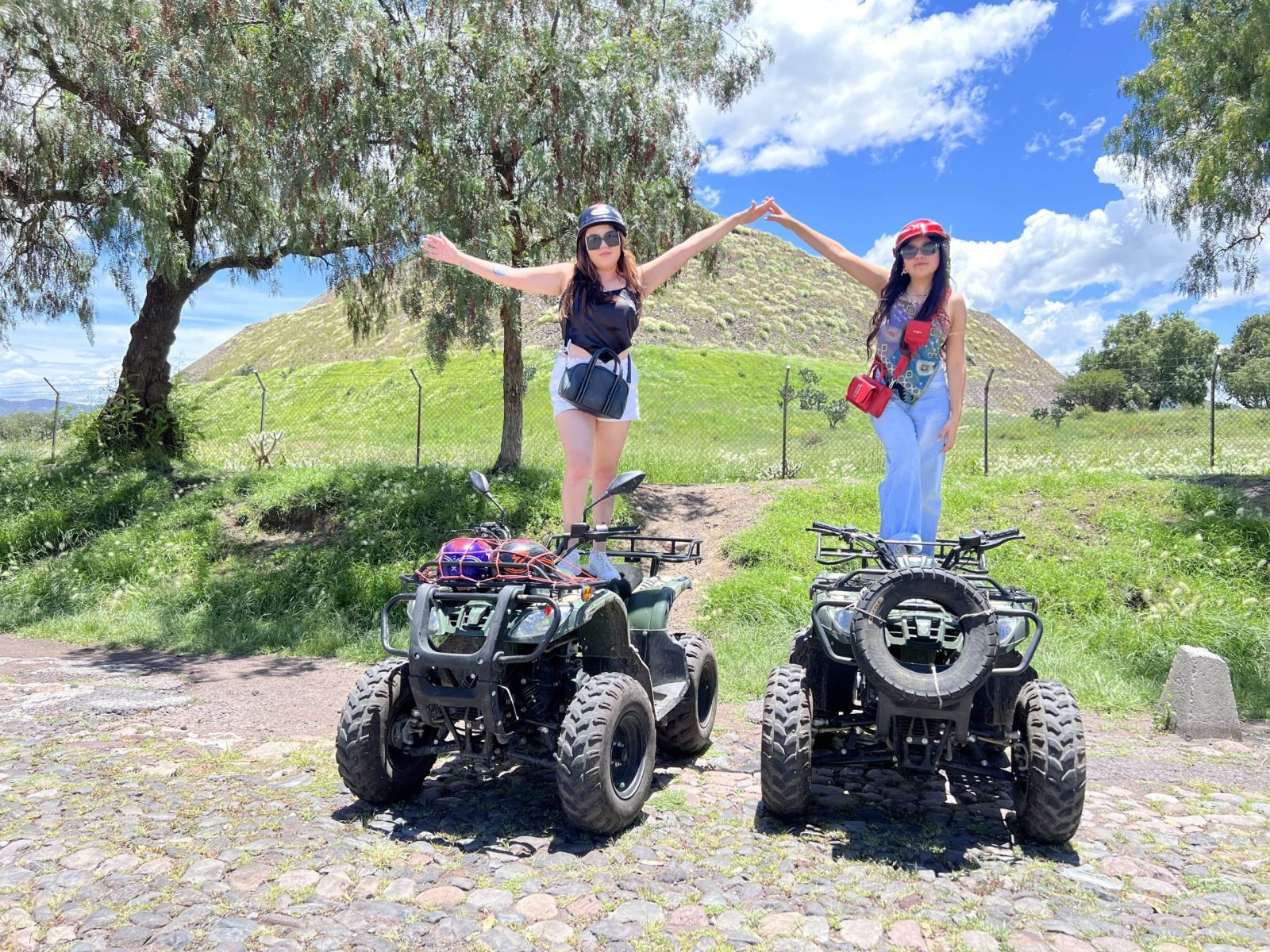 Tour en cuatrimoto por senderos de Teotihuacán