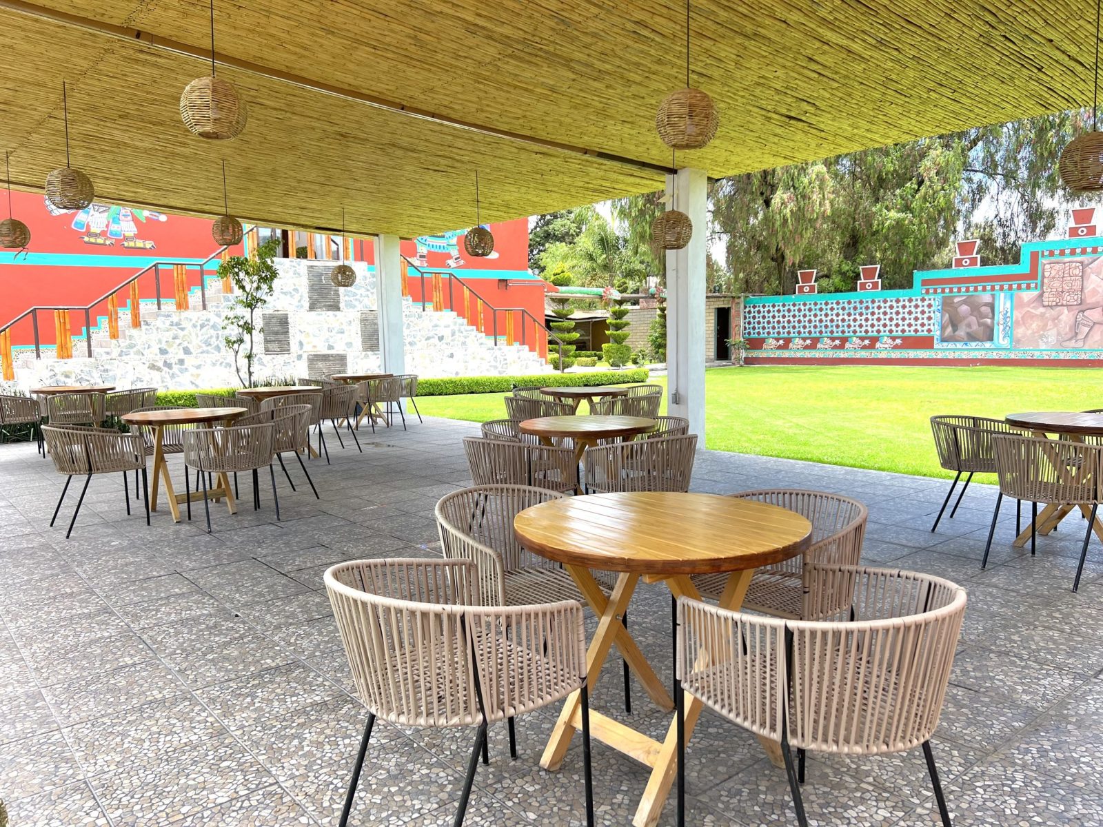 Terraza y solárium del complejo